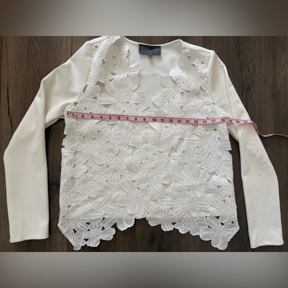 Anthropologie Sunday in Brooklyn White Floral Cut out Jacket Size Medium - Picture 8 of 10
